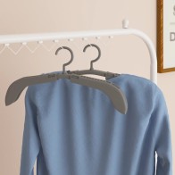 Extendable Clothes Hangers...